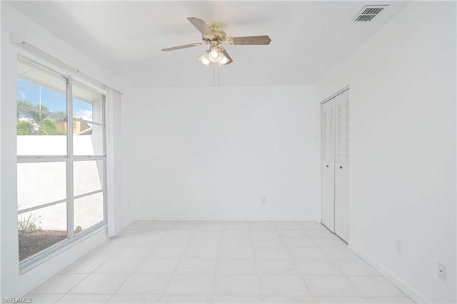 9833 Maplecrest CIR, Lehigh Acres, FL 33936