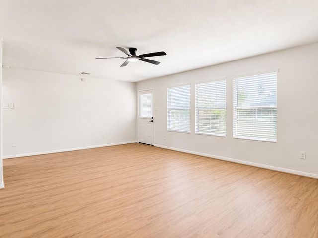 15911 Sheldon Ridge Way, Houston, TX 77044