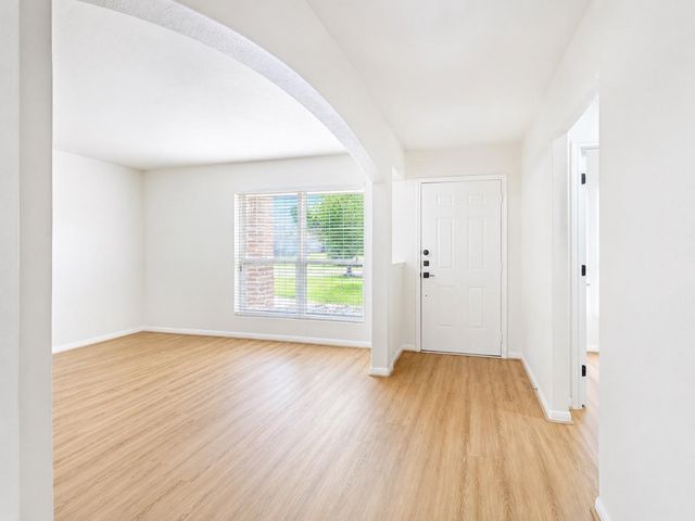 15911 Sheldon Ridge Way, Houston, TX 77044