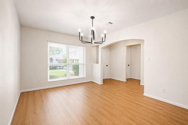 15911 Sheldon Ridge Way, Houston, TX 77044