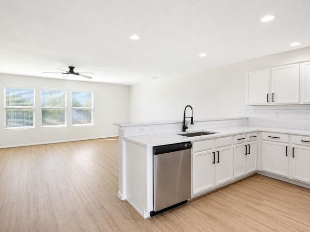 15911 Sheldon Ridge Way, Houston, TX 77044