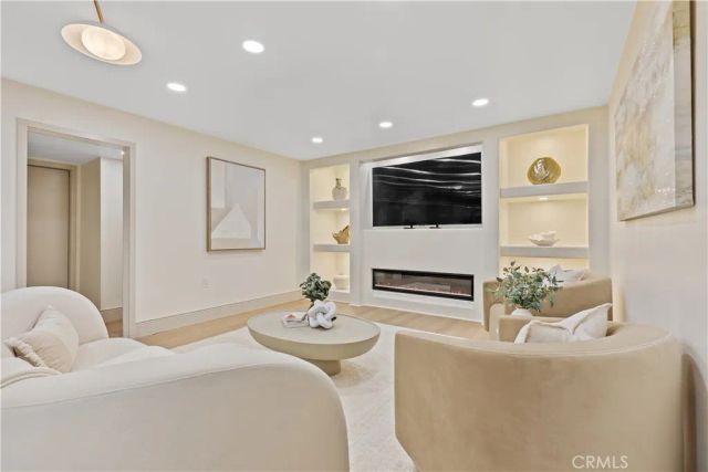12450 Oakcreek Lane, Cerritos, CA 90703