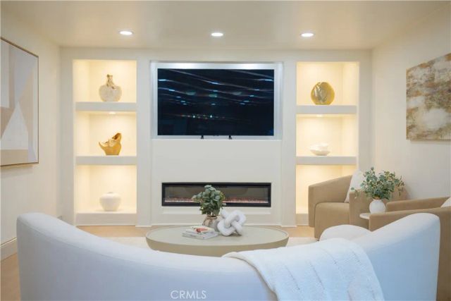 12450 Oakcreek Lane, Cerritos, CA 90703