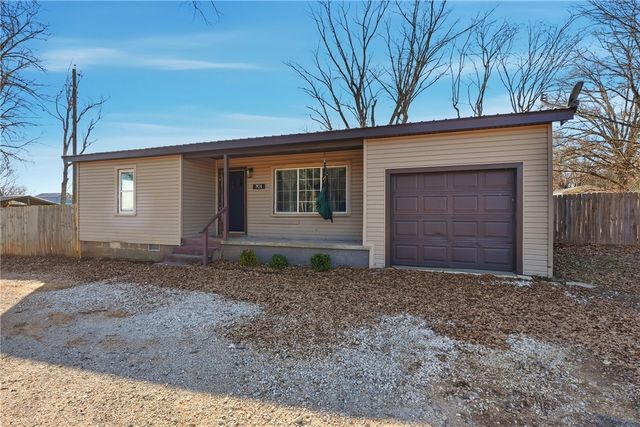 701 N Curtis Avenue, Pea Ridge, AR 72751