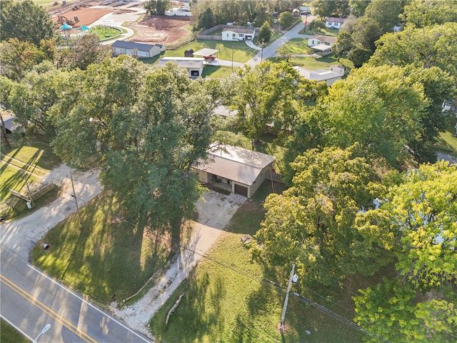 701 N Curtis Avenue, Pea Ridge, AR 72751