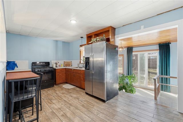 701 N Curtis Avenue, Pea Ridge, AR 72751