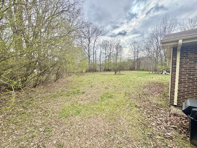 345 Lockert Pl, Clarksville, TN 37043
