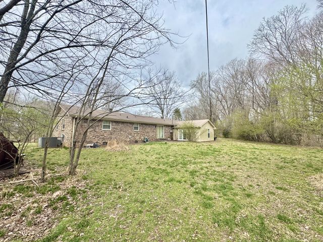 345 Lockert Pl, Clarksville, TN 37043