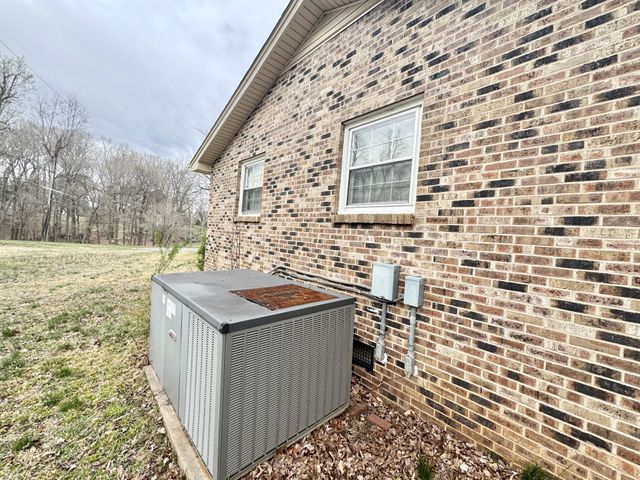 345 Lockert Pl, Clarksville, TN 37043