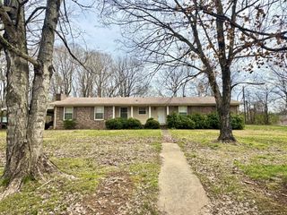 345 Lockert Pl, Clarksville, TN 37043