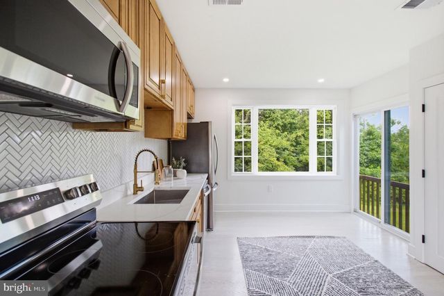 5200 BALTIMORE LN, Lanham, MD 20706