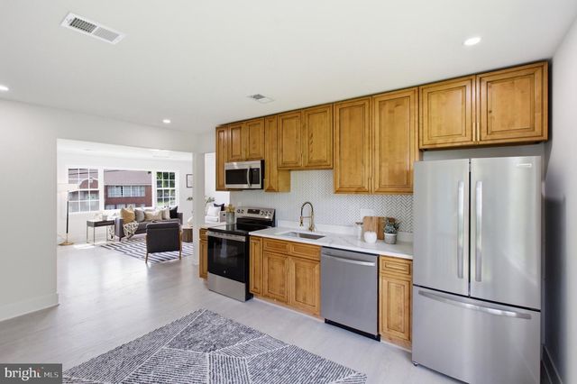 5200 BALTIMORE LN, Lanham, MD 20706
