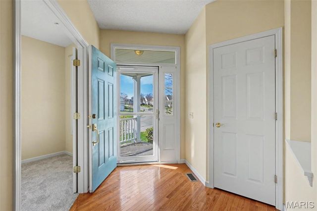 702 Harrier Drive V, Lake St Louis, MO 63367