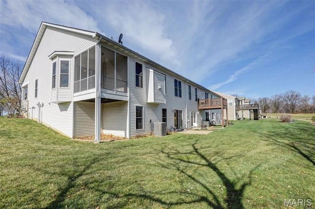 702 Harrier Drive V, Lake St Louis, MO 63367