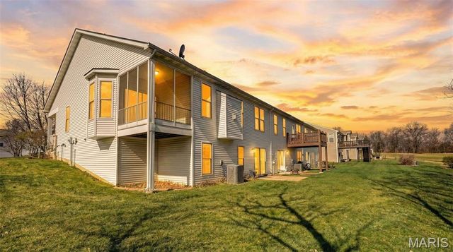 702 Harrier Drive V, Lake St Louis, MO 63367