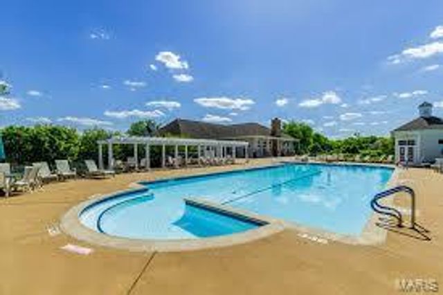 702 Harrier Drive V, Lake St Louis, MO 63367