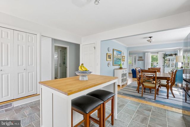 104 N MAIN ST, Pennington, NJ 08534