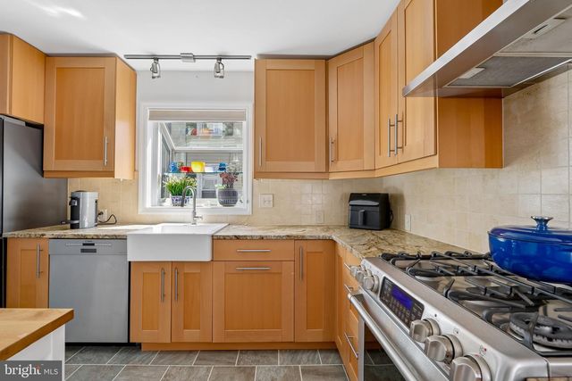 104 N MAIN ST, Pennington, NJ 08534