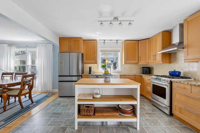 104 N MAIN ST, Pennington, NJ 08534