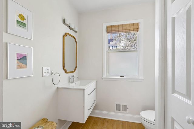 104 N MAIN ST, Pennington, NJ 08534