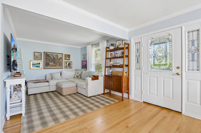 104 N MAIN ST, Pennington, NJ 08534