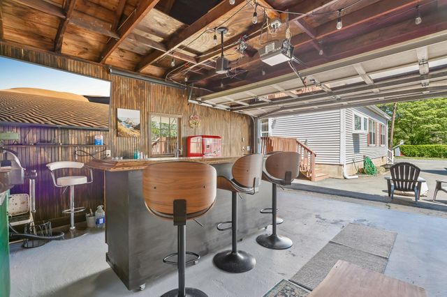 104 N MAIN ST, Pennington, NJ 08534