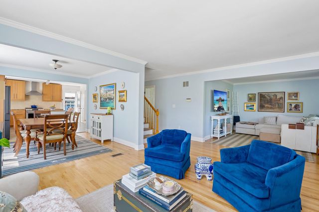 104 N MAIN ST, Pennington, NJ 08534