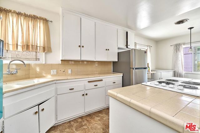 1016 S Oxford Avenue, Los Angeles, CA 90006