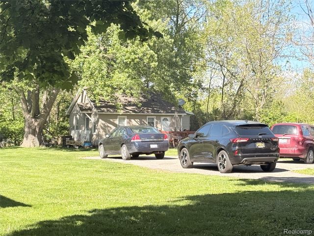 1137 E 8th Street, Monroe, MI 48161