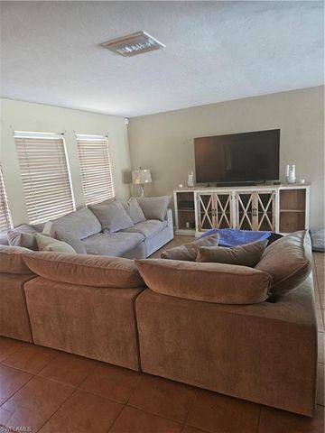 3601 11th AVE SW, Naples, FL 34117