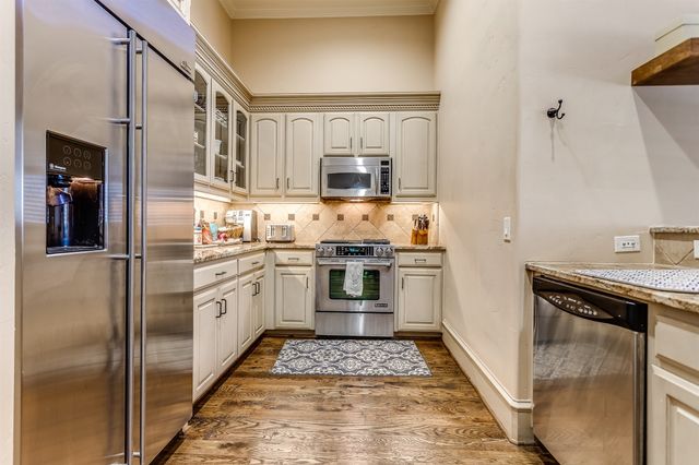 17206 Lechlade Lane, Dallas, TX 75252