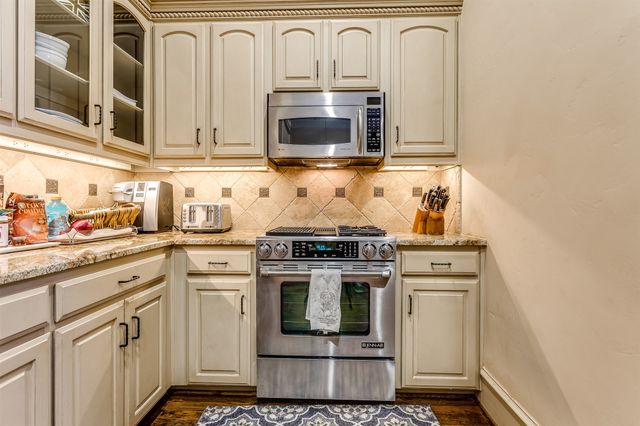 17206 Lechlade Lane, Dallas, TX 75252