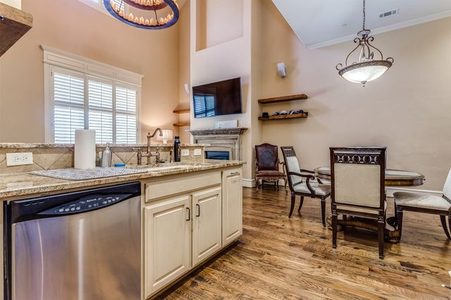 17206 Lechlade Lane, Dallas, TX 75252