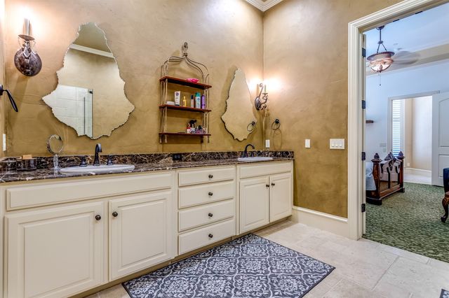 17206 Lechlade Lane, Dallas, TX 75252