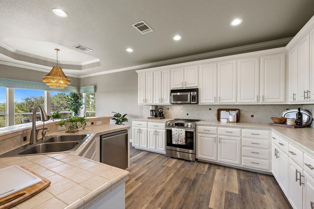 501 Lakeland CIR, Lago Vista, TX 78645