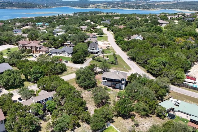 501 Lakeland CIR, Lago Vista, TX 78645