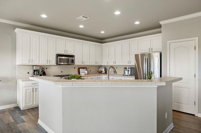 501 Lakeland CIR, Lago Vista, TX 78645