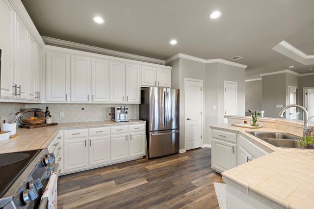 501 Lakeland CIR, Lago Vista, TX 78645