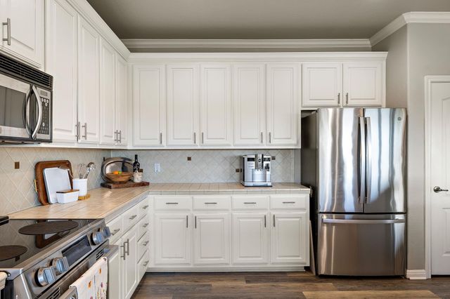 501 Lakeland CIR, Lago Vista, TX 78645