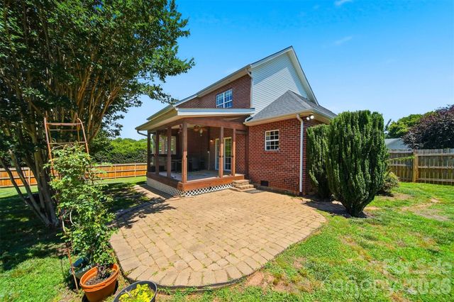 4005 Brickfield Street, Hickory, NC 28602