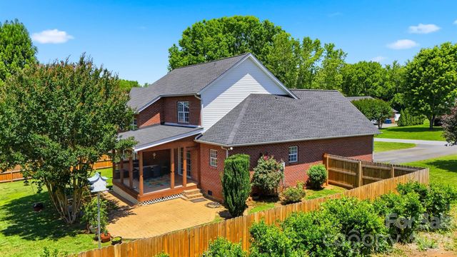 4005 Brickfield Street, Hickory, NC 28602