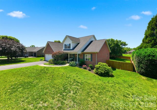 4005 Brickfield Street, Hickory, NC 28602
