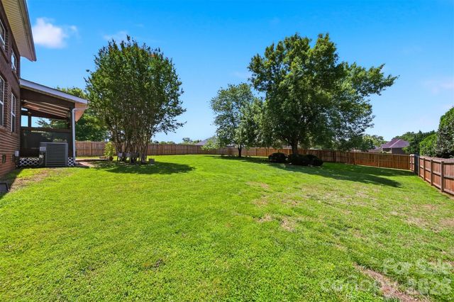4005 Brickfield Street, Hickory, NC 28602
