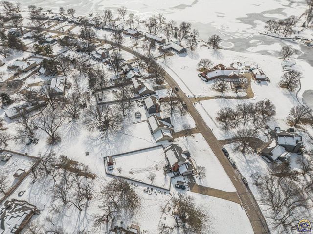 7412 SW Fountaindale RD, Topeka, KS 66614