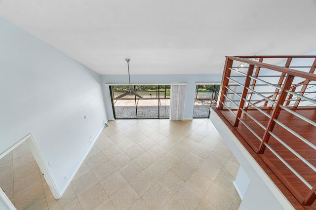 6850 NW 2ND Avenue 18, Boca Raton, FL 33487