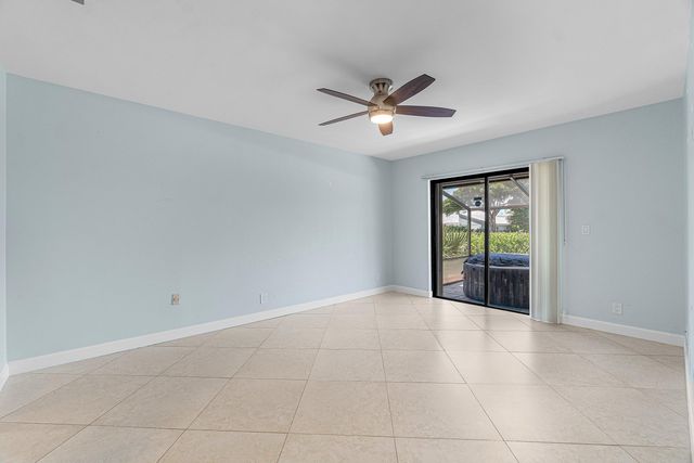 6850 NW 2ND Avenue 18, Boca Raton, FL 33487