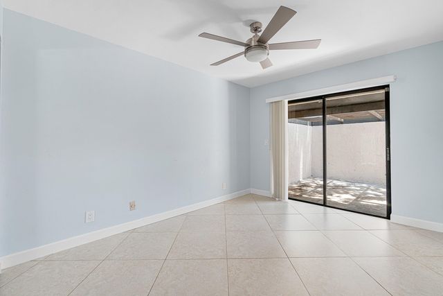 6850 NW 2ND Avenue 18, Boca Raton, FL 33487