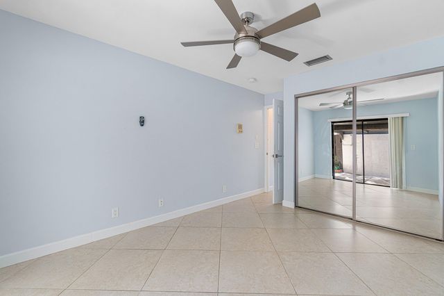 6850 NW 2ND Avenue 18, Boca Raton, FL 33487