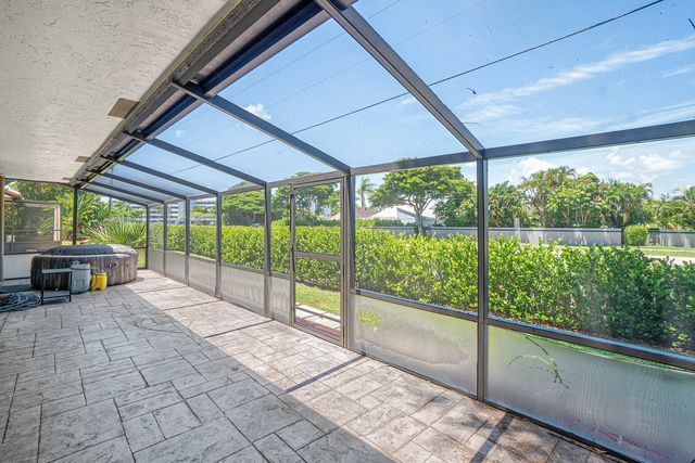 6850 NW 2ND Avenue 18, Boca Raton, FL 33487