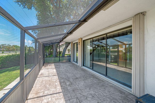 6850 NW 2ND Avenue 18, Boca Raton, FL 33487